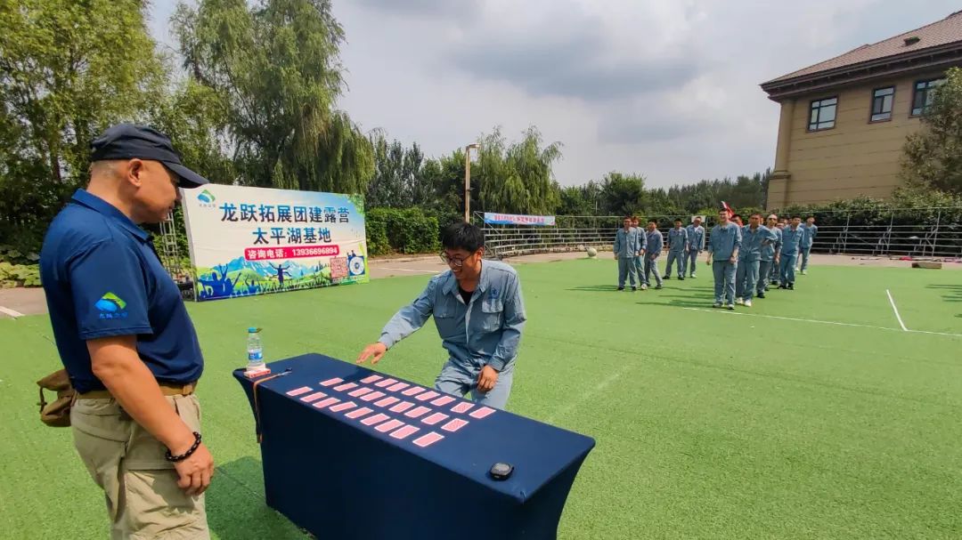 b230987e-b5a6-40e7-99bf-65924dc992a9